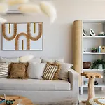 Aelia - Chic 2-br & Balcony In Апартаменти Ларнака