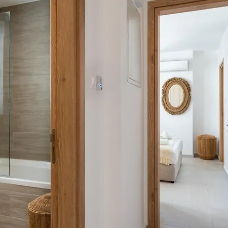 Апартаменты Aelia - Chic 2-br & Balcony In *