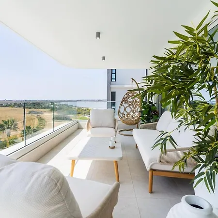 Апартаменты Aelia - Chic 2-br & Balcony In *