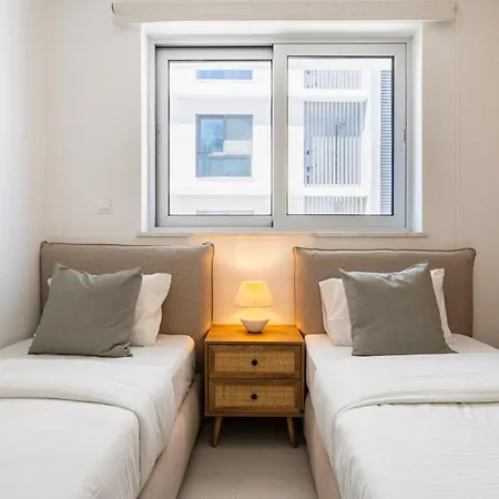 Aelia - Chic 2-br & Balcony In Apartman Lárnaka