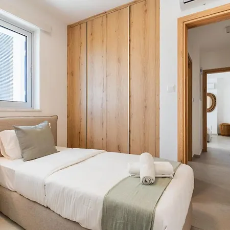 Aelia - Chic 2-br & Balcony In * Ларнака