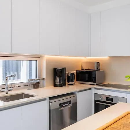 Apartman Aelia - Chic 2-br & Balcony In