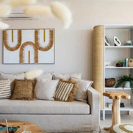 Aelia - Chic 2-br & Balcony In Апартаменты Ларнака