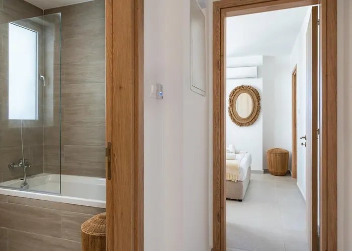 Apartment Aelia - Chic 2-br & Balcony In *